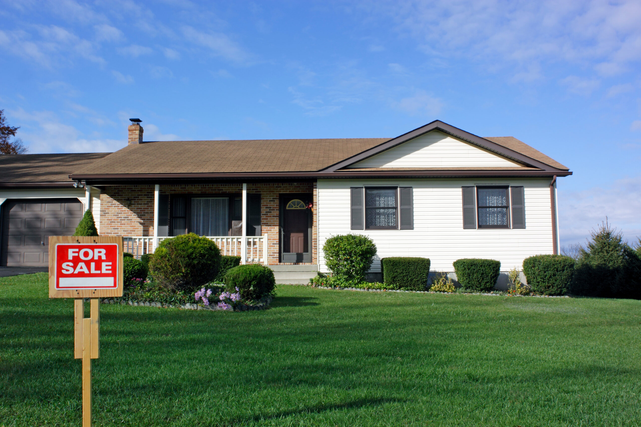 Existing Home Sales Drop for 12th Straight Month, Lowest Since 2010